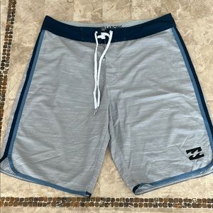 Billabong Platinum‎ X Board Shorts Men’s Size 32